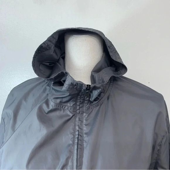 Under Armour Windbreaker Woman Small  Loose  1/4 Zip Hood Long Sleeve Blue Gray - Picture 3 of 11